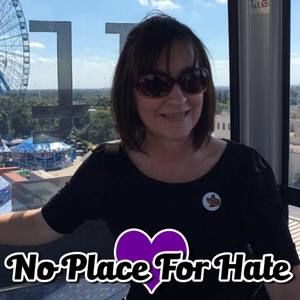 Meet your Posher, Lorie